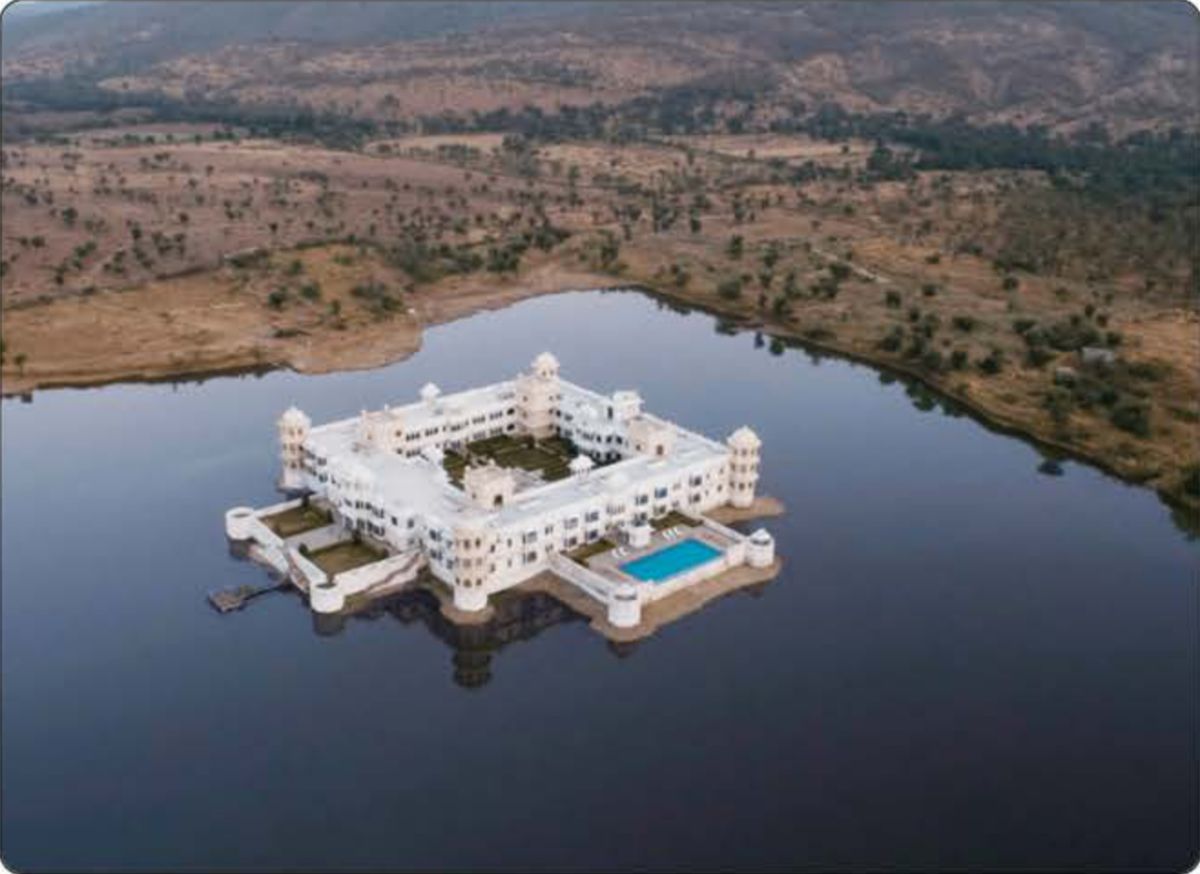 Justa Lake Nahargarh Palace photo