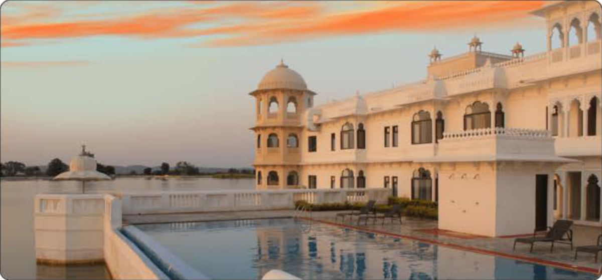 Justa Lake Nahargarh Palace photo