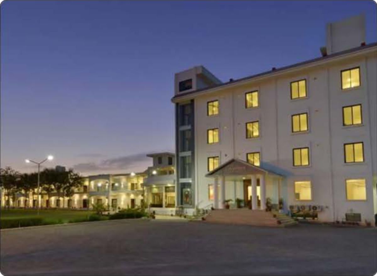 The Elegance Resort photo
