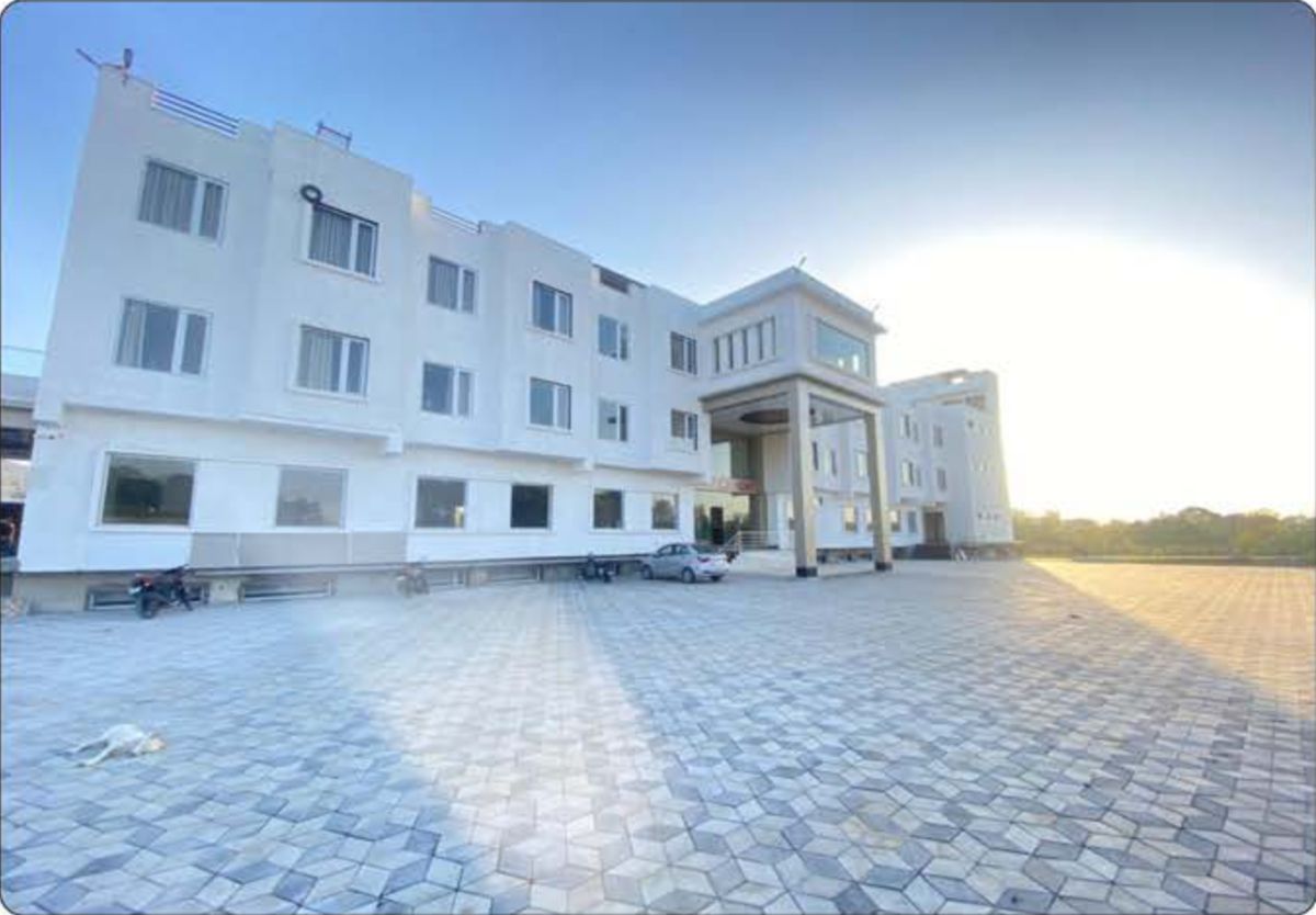 Hotel Anant Resort photo