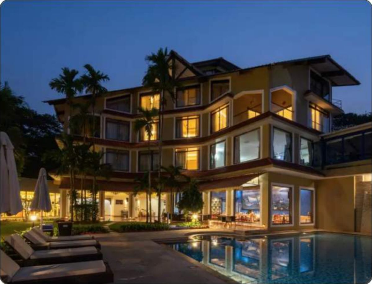 The Crown GOA photo