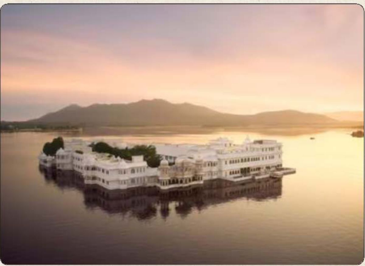 Taj Lake Palace, Udaipur photo